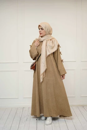 عبا پاپیونی مخمل کبریتی در رنگبندی (نسکافه ای)