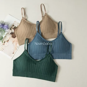 نیم‌تنه طرح ترنج (محصول مقدار کمی نخ کش شده است)