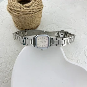 ساعت مچی زنانه نقره‌ای با طرح خاص دنیل ولینگتون