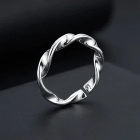 انگشتر زنانه مینیمال طرح طلا مدل بافت موج