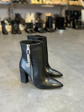 574_بوت ونگ‌پاشنه کد 574