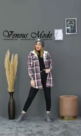 پالتو چهارخونه داخل ببعی