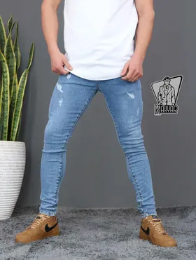 شلوار جین آبی روشن BERSHKA