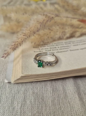 انگشتر جواهری فری سایز سبز بیضی