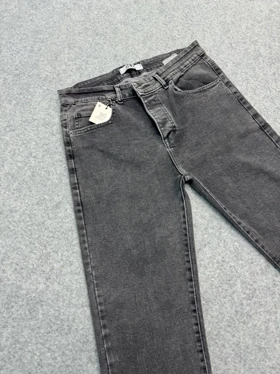 شلوار جین راسته مردانه رنگ طوسی مخصوص افراد کلاسیک پوش / بدون زاپ