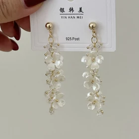 گوشواره زنانه شکوفه بلند کد 833