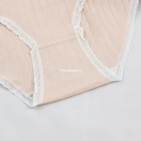 شورت زنانه کبریتی گل ناز
