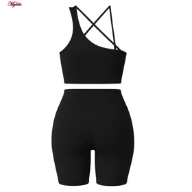 ست نیم‌تنه و شلوارک ورزشی زنانه رنگ مشکی ماییلدا مدل 5409-7106