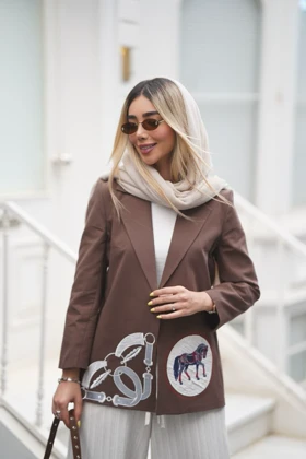 کت “هرمس” با رنگ موکا و طرح جدید