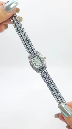 ساعت مچی زنانه مجلسی EHHE نگین‌دار با موتور کوارتز