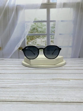 عینک آفتابی Ray-Ban مدل RB 7187D فریم ترکیب کائوچو و فلز، عدسی کریستال UV400