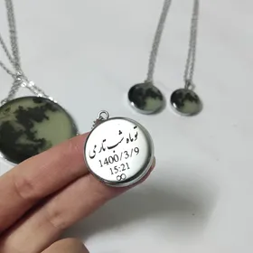 گردنبند ماه شبتاب با/بدون حکاکی متن، تاریخ و... پشت پلاک(زمان ساخت 5 الی 8 روز کاری)