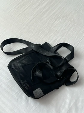مینی‌بگ اسپرت زنانه الو یوگا Alo Yoga مدل Sheer Duffle