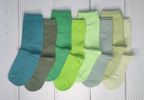 جوراب زنانه ساق‌دار ساده تم سبز