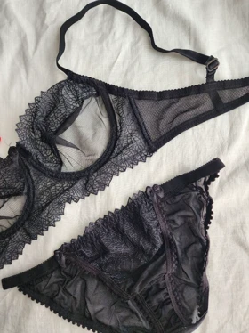 ست سوتین و شورت تمام تور فنردار برند HR کد: 8787