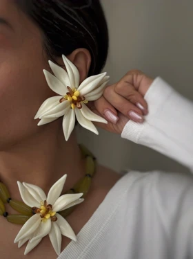 گردنبند و گوشواره گل