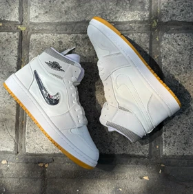 کتانی دراگون ساق‌دار سفید