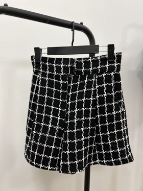 شلوارک Channel