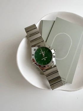 ساعت مچی زنانه امگا رنگ سبز
