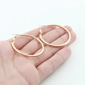گوشواره زنانه حلقه‌ای مدل خطی (طلایی)