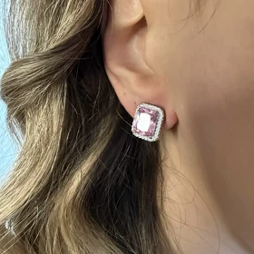 گوشواره نقره ای با سنگ صورتی طرح جواهر