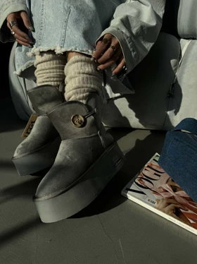 بوت UGG بغل دکمه