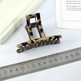 کلیپس مو زنانه مدل پلنگی کد G_Lnd_1567