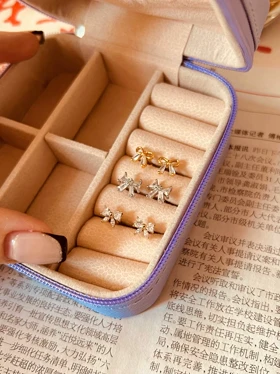 پیرسینگ گوش پاپیون