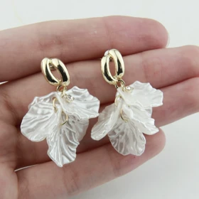 گوشواره زنانه مدل صدفی