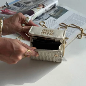 کیف پول میو میو Miu Miu Wallet A01 (کرم)