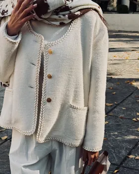 کت دکمه طلایی