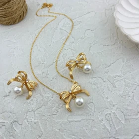 نیم ست زنانه شیک با طرح پاپیون مروارید