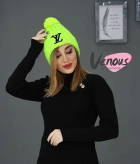 کلاه بافت LV پومدار