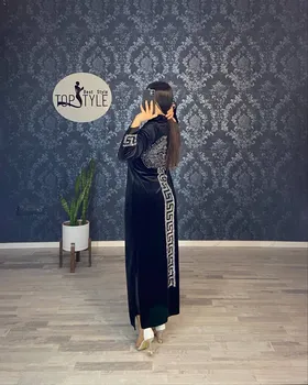 مانتو بلند مخمل کد : 7635