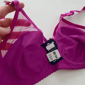 ست شورت و سوتین ساتن زنانه پانیذ مدل فنردار سرخابی کد 4649