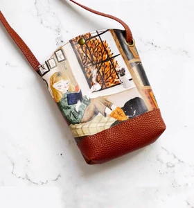 کیف دوشی دکمه بگ