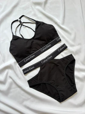 ست نیم‌تنه و شورت مدل بندی Ck