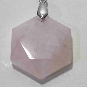 گردنبند شش ضلعی رزکوارتز (همراه با زنجیر استیل و بند چرمی)