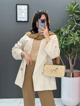 مانتو کتی راه راه دکمه طلایی