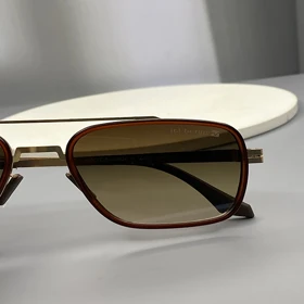 عینک آفتابی آیس‌برلین تیتانیوم با لنز پلی‌کربنات پلاریزه UV400 نشکن و انعطاف‌پذیر ic! berlin