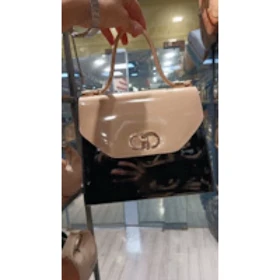 کیف مجلسی زنانه برند کریستین دیور Christian Dior مشکی ورنی براق (کرم با سرخانه مشکی ورنی براق)