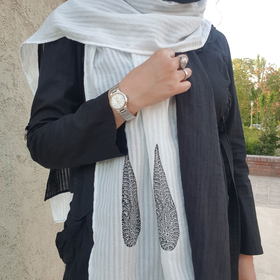 شال سیاه سفید
