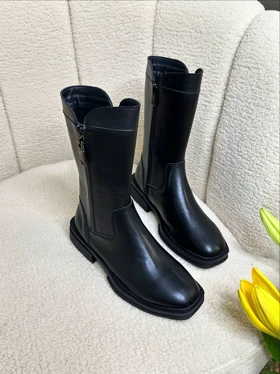 بوت چرم زیپ‌دار