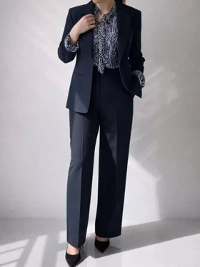 ست سه تیکه کت و شلوار و تاپ زنانه کرپ مرنی ( Merni ) کد 5414