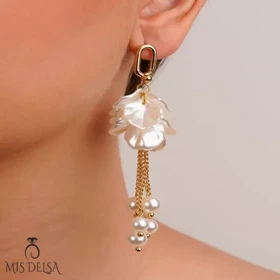 گوشواره تمام مروارید طرح گل