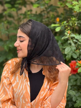 روسری کوتاه توری