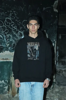 هودی مشکی اسپرت طرح Nirvana 4 - فواصل