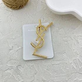 گل سینه زنانه طرح وای اس ال شیک و جذاب