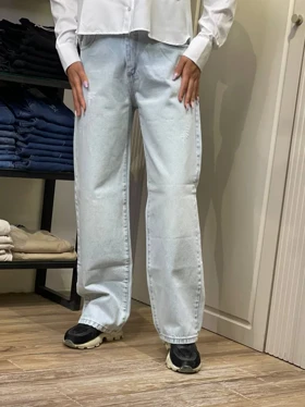 شلوار جین نیم بگ آبی یخی