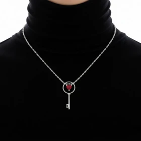 گردنبند نقره اصل 925 مدل کلید نگین‌دار و قلب یاقوت سرخ